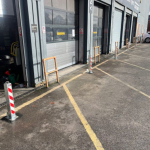 sq8-commercial-bollards