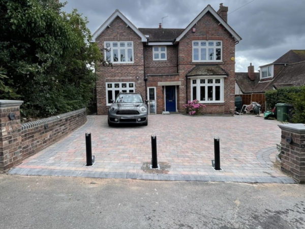 g14-telescopic-bollards