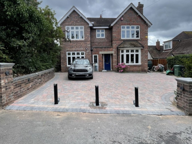 g14-telescopic-bollards