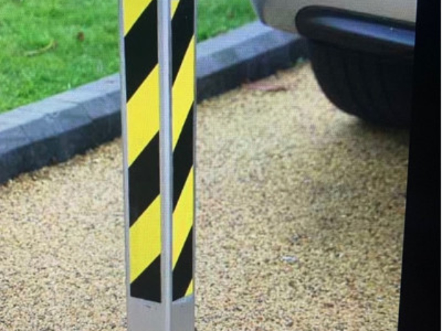 standard square telescopic bollard